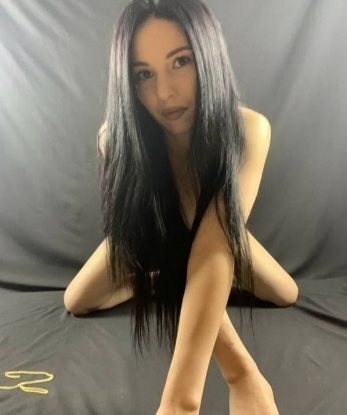 💋 Мои услуги широки и разнообразны: классический секс, оральные ласки, эротический массаж... Не стесняйся, расскажи мне о своих желаниях, и я воплотю их в жизнь. 😈 Посмотри на мои фото и прочитай отзывы - увидишь, насколько я умелая и страстная в постели. 📸🔥 Мой опыт делает каждую нашу встречу незабываемой, а нежность и ласка превратят наше свидание в настоящую сказку. Жду тебя в Москве, чтобы мы вместе открывали новые грани удовольствия! 🌃💫 1007, 26 лет