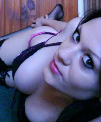 Искушенная рыжая красавица приглашает на незабываемое свидание, где твои самые сокровенные желания станут реальностью. Позволь себе побаловать себя страстью и развратом, я знаю, что тебе нужно. 13267, 24 года